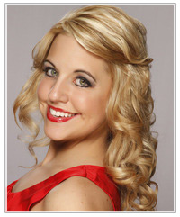 Model with long blonde hair and highlights